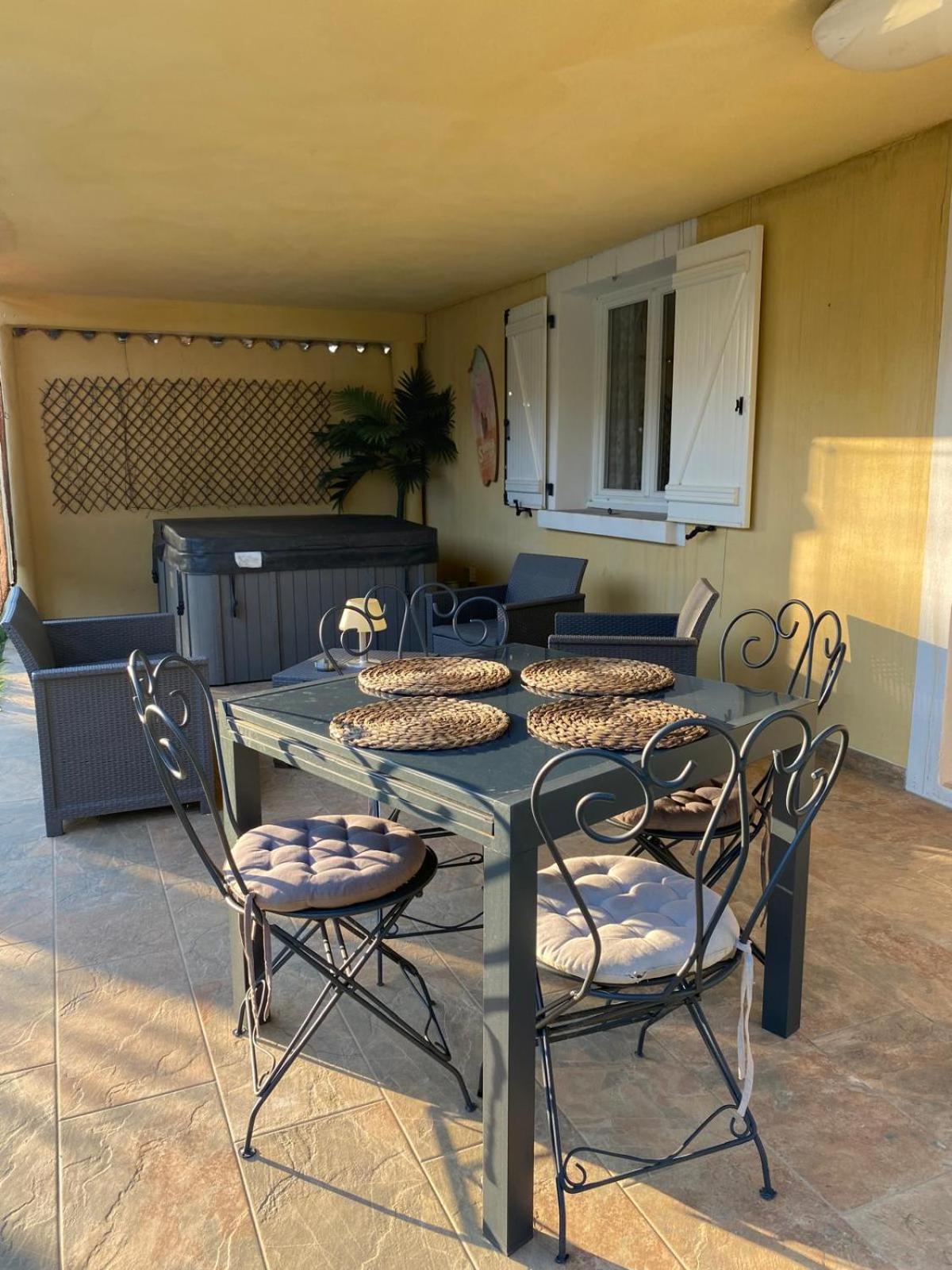 Апартаменты Agreable Rez De Jardin Avec Piscine Et Jacuzzi Червионе Экстерьер фото